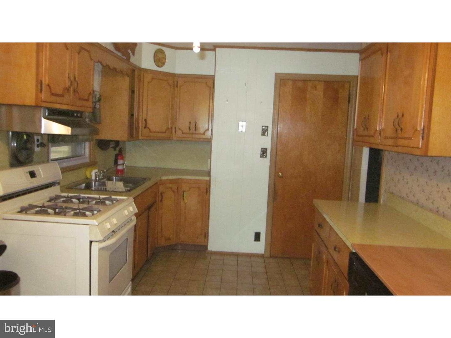 4386 Nottingham Way Hamilton, NJ 08690 - Photo 5 of 12 Kitchen