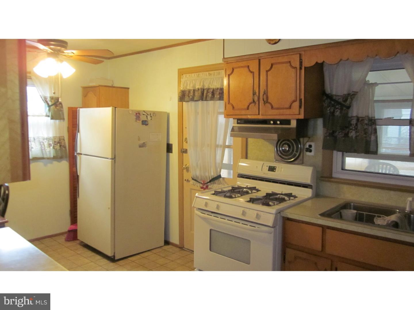 4386 Nottingham Way Hamilton, NJ 08690 - Photo 6 of 12 Gallery Image 6