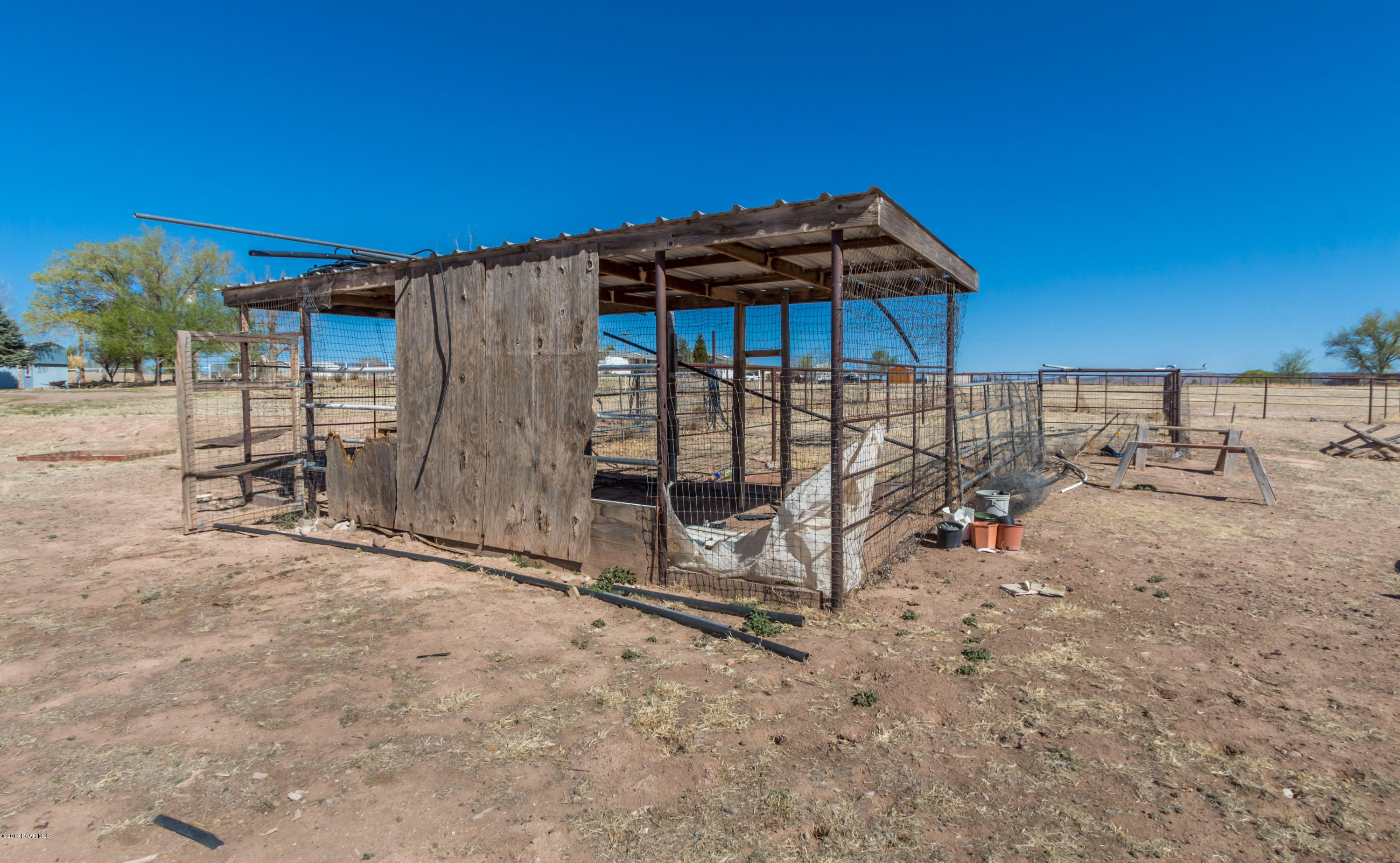 22295 North Docs Road Paulden, AZ 86334 - Photo 23 of 23 Corral
