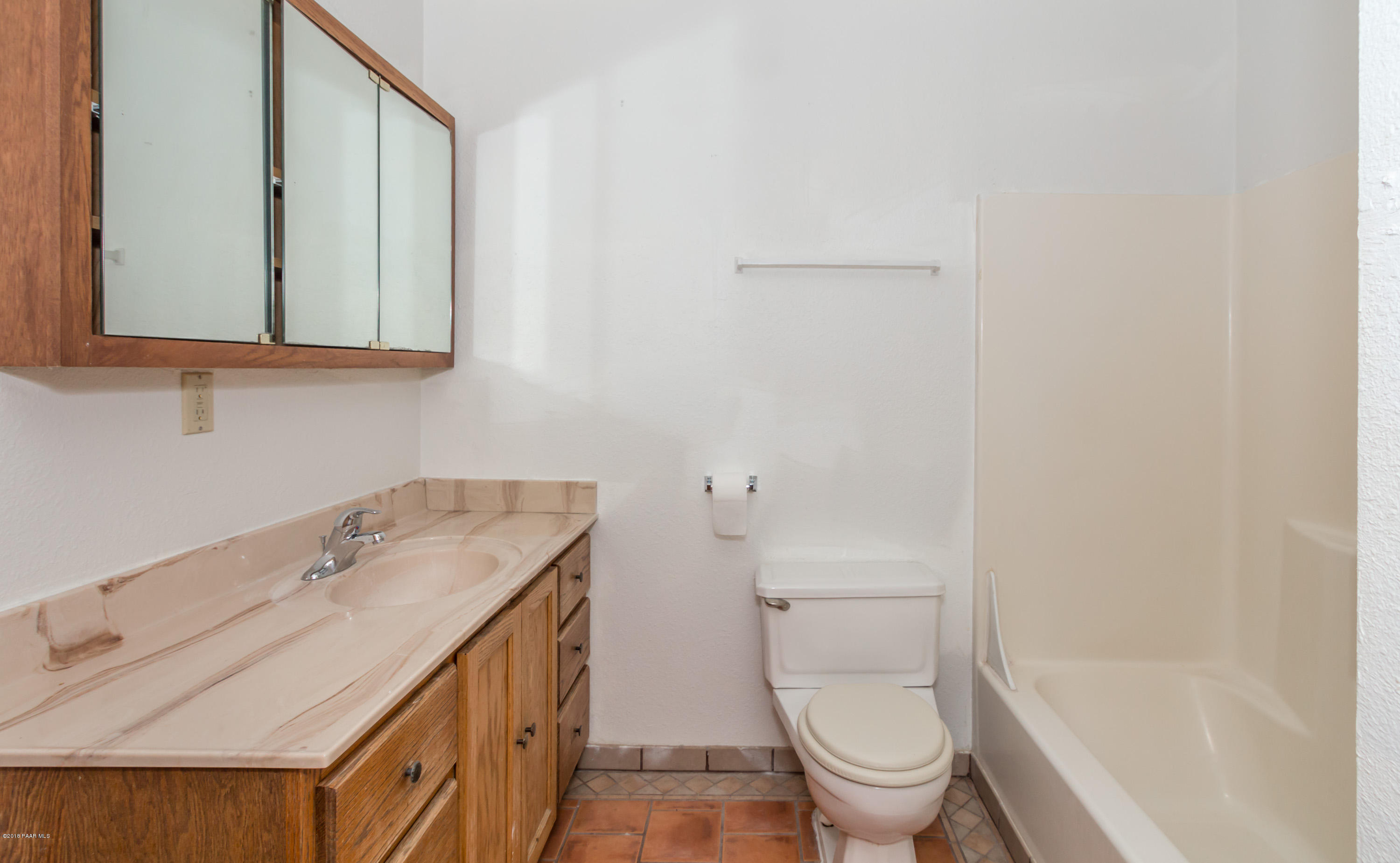 22295 North Docs Road Paulden, AZ 86334 - Photo 9 of 23 Master Bathroom
