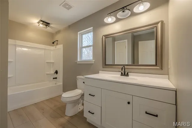 $399,000 | 143 Bear Creek Trail, Truxton, MO 63381