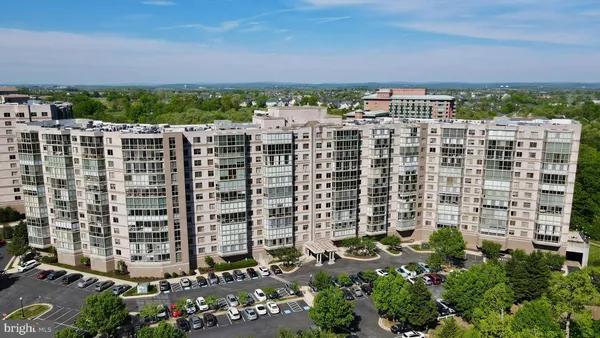 $374,999 | 19355 Cypress Ridge Terrace, Unit 103, Leesburg, VA 20176