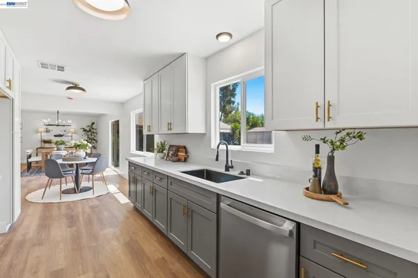 $374,999 | 4874 East Clinton Avenue, Fresno, CA 93703