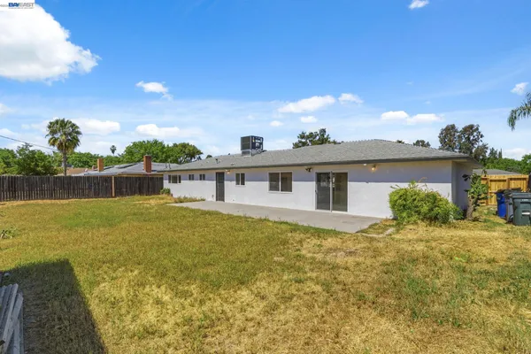 $374,999 | 4874 East Clinton Avenue, Fresno, CA 93703