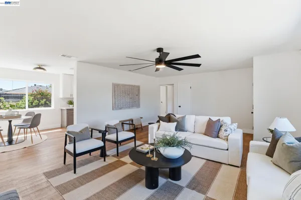 $374,999 | 4874 East Clinton Avenue, Fresno, CA 93703