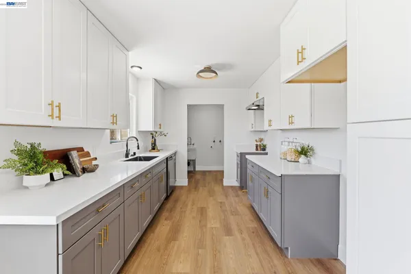 $374,999 | 4874 East Clinton Avenue, Fresno, CA 93703