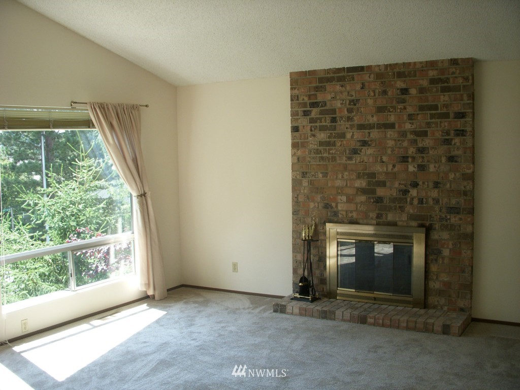 2413 197th Street Southeast Bothell, WA 98012 - Photo 3 of 15 Gallery Image 3