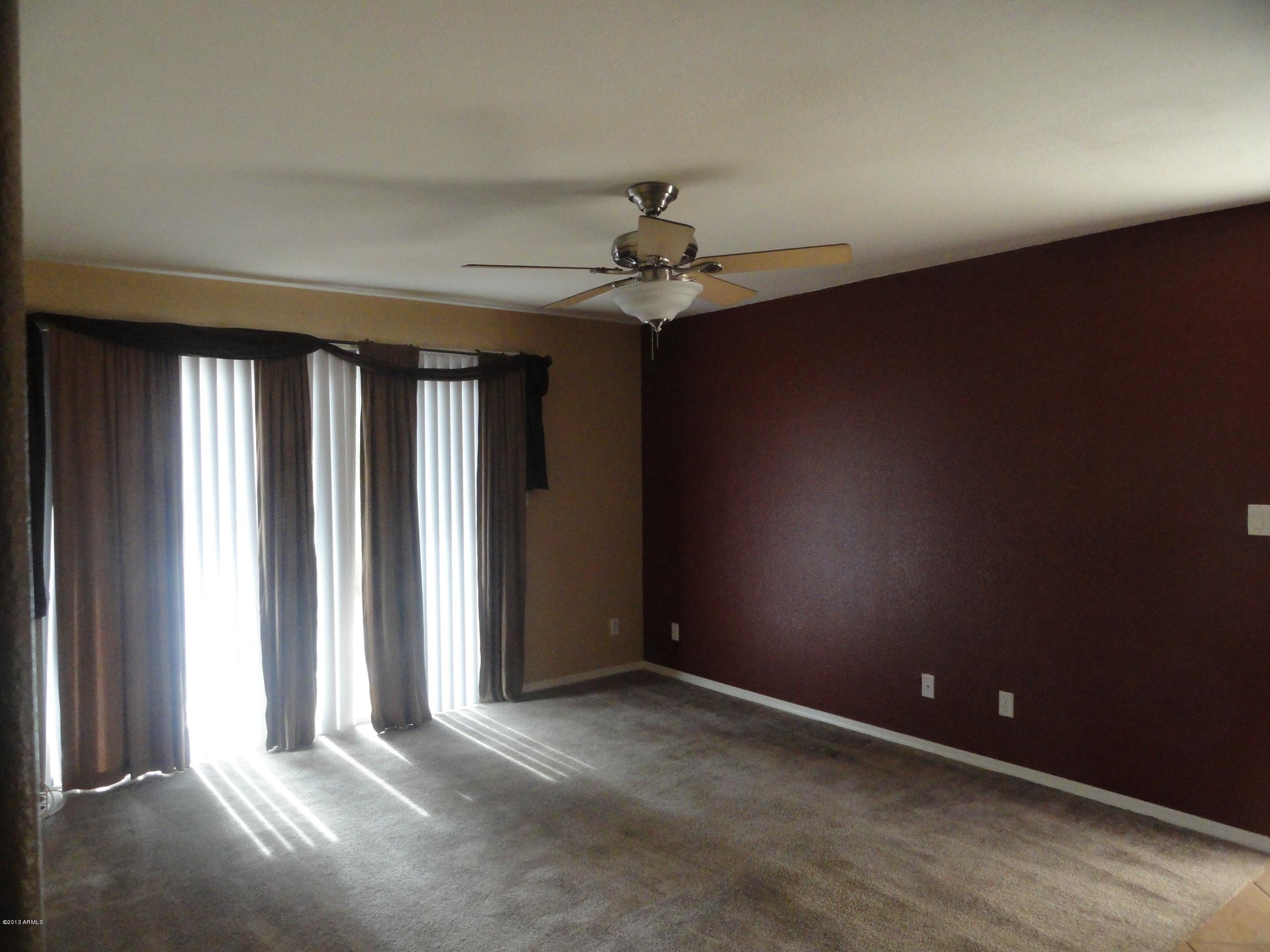 2121 West Royal Palm Road, Unit 1052 Phoenix, AZ 85021 - Photo 7 of 9 DSC03219