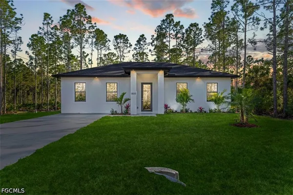 $2,100 | 1805 West 10th Street, Lehigh Acres, FL 33972