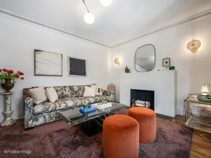 $435,000 | 4451 North Beacon Street, Unit 1, Chicago, IL 60640