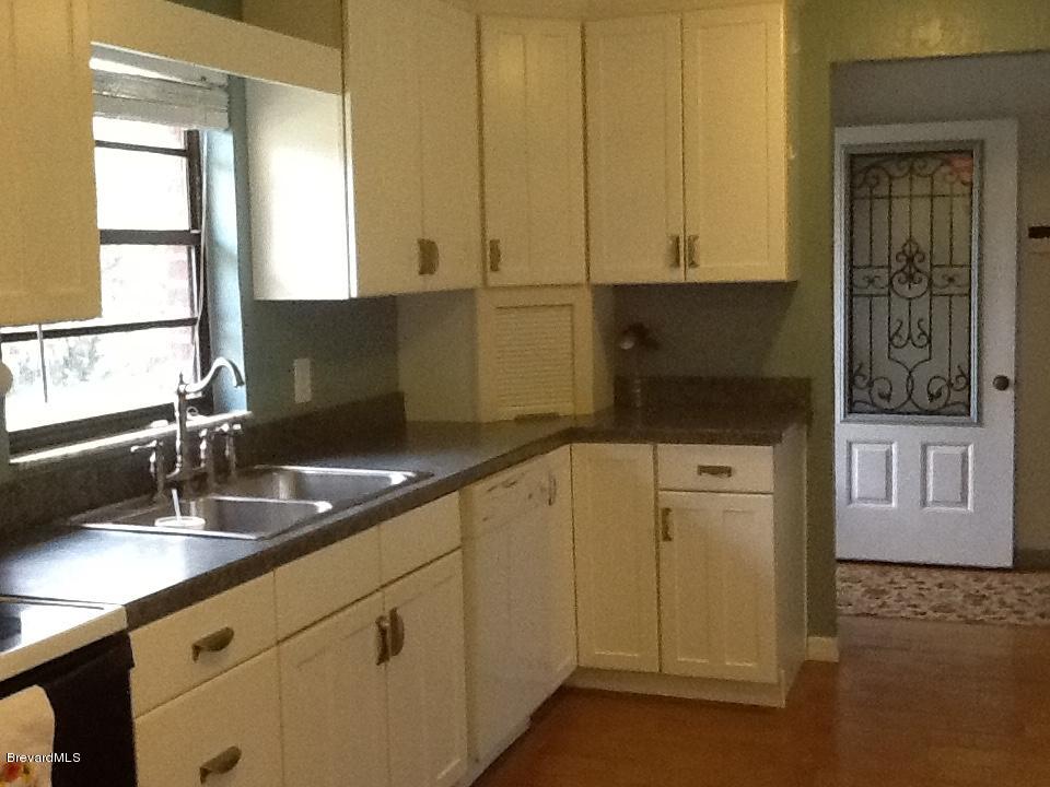 1610 Paragon Road Southeast Palm Bay, FL 32909 - Photo 13 of 85 White & Bright Kitchen