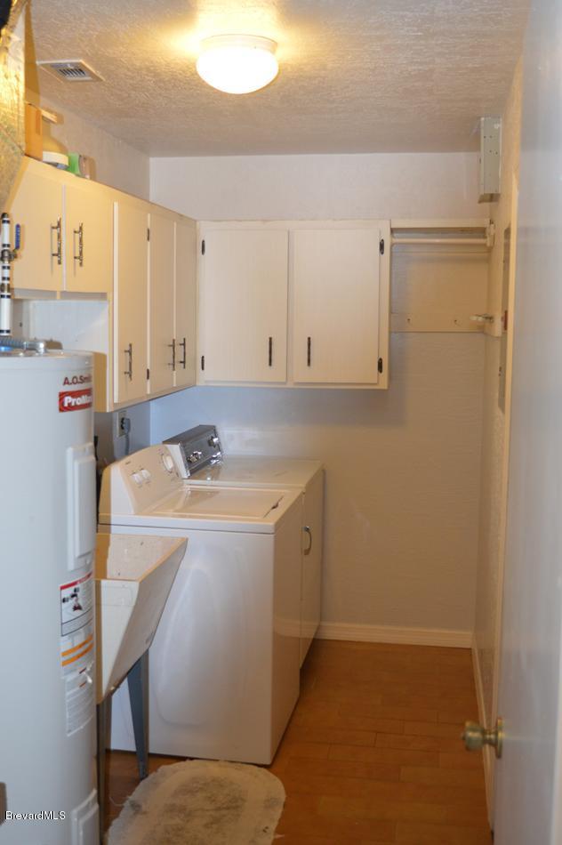 1610 Paragon Road Southeast Palm Bay, FL 32909 - Photo 54 of 85 Laundry/ View 2