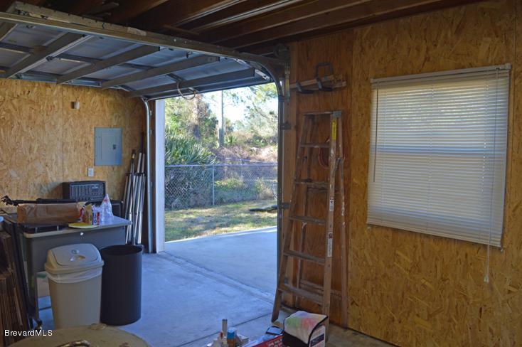1610 Paragon Road Southeast Palm Bay, FL 32909 - Photo 57 of 85 Roll-up Garage Door