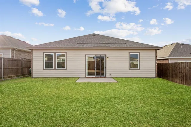 $2,300 | 742 Camden Drive, Lavon, TX 75166