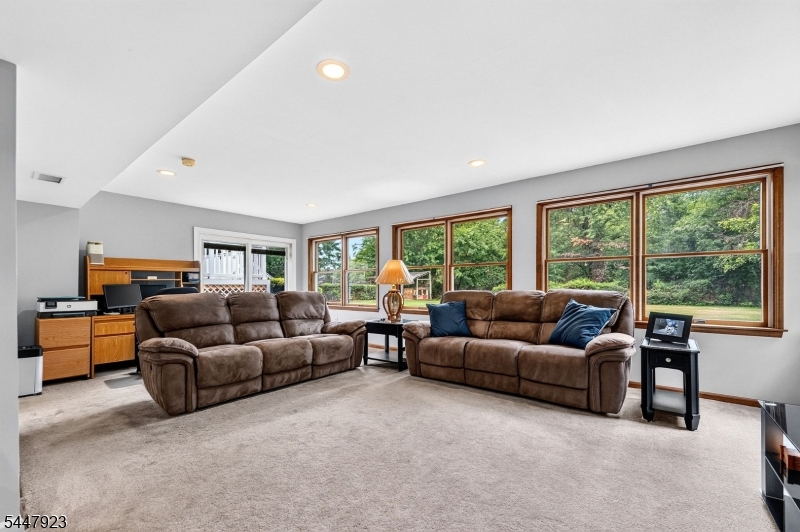 5 Grouse Road Hillsborough, NJ 08844 - Photo 16 of 37 Gallery Image 16