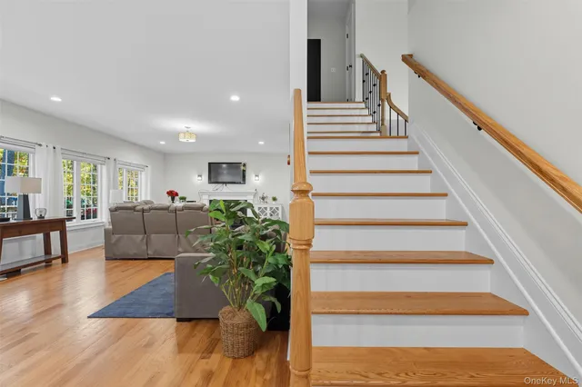 $989,000 | 20 Winding Lane, Central Valley, NY 10917