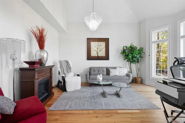 $989,000 | 20 Winding Lane, Central Valley, NY 10917