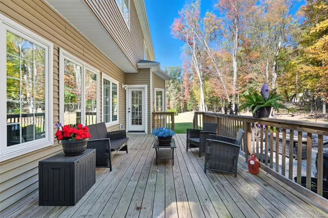 $989,000 | 20 Winding Lane, Central Valley, NY 10917