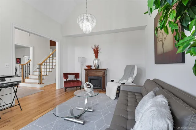 $989,000 | 20 Winding Lane, Central Valley, NY 10917