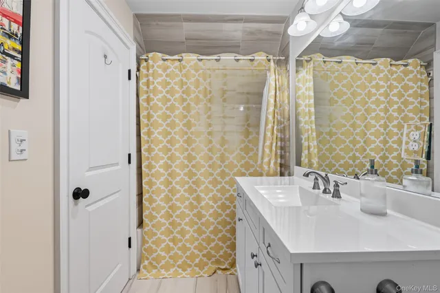 $989,000 | 20 Winding Lane, Central Valley, NY 10917