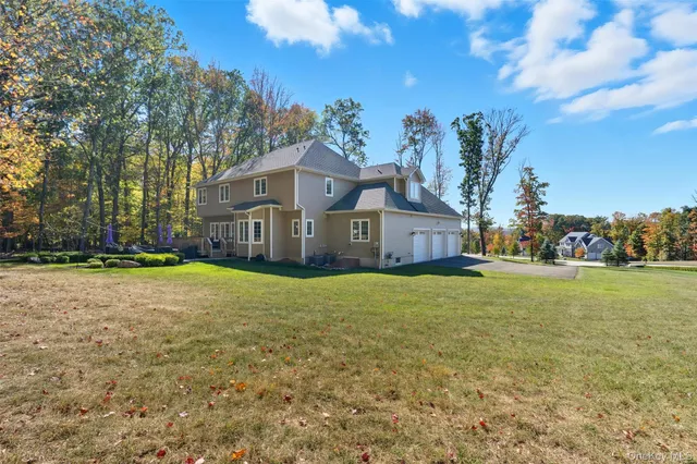 $989,000 | 20 Winding Lane, Central Valley, NY 10917