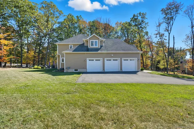 $989,000 | 20 Winding Lane, Central Valley, NY 10917