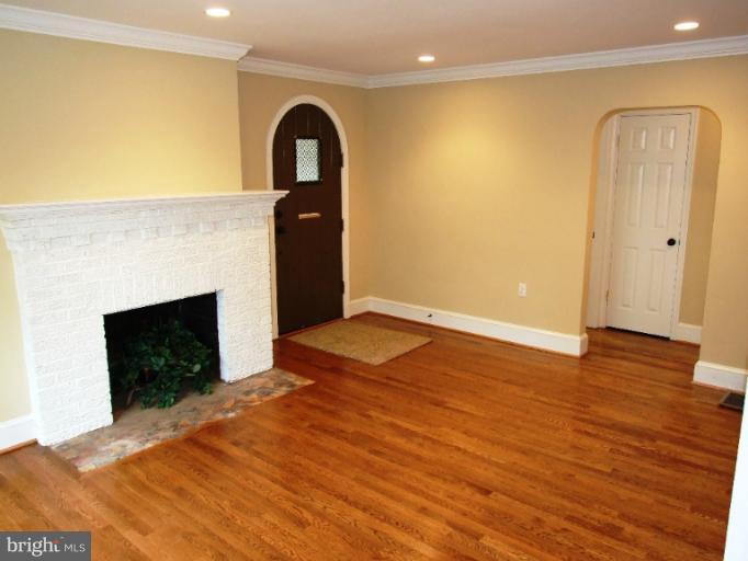 2013 Lansdowne Way Silver Spring, MD 20910 - Photo 1 of 24 Living Room