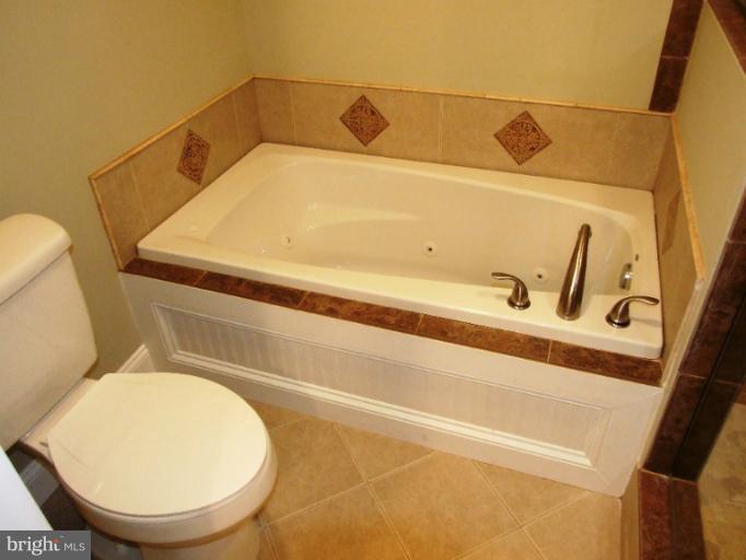 2013 Lansdowne Way Silver Spring, MD 20910 - Photo 3 of 24 Bath (Master)
