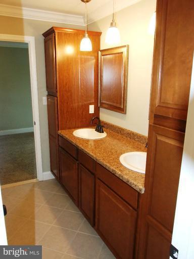 2013 Lansdowne Way Silver Spring, MD 20910 - Photo 21 of 24 Bath (Master)