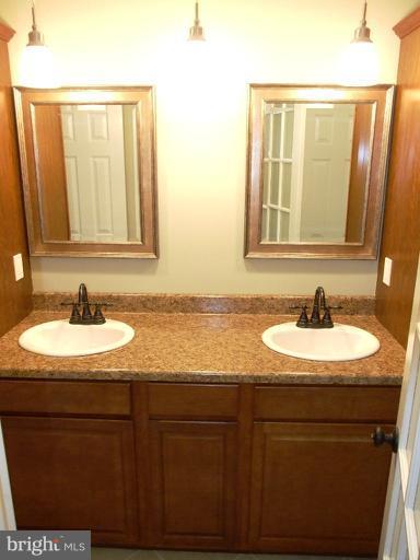 2013 Lansdowne Way Silver Spring, MD 20910 - Photo 22 of 24 Bath (Master)