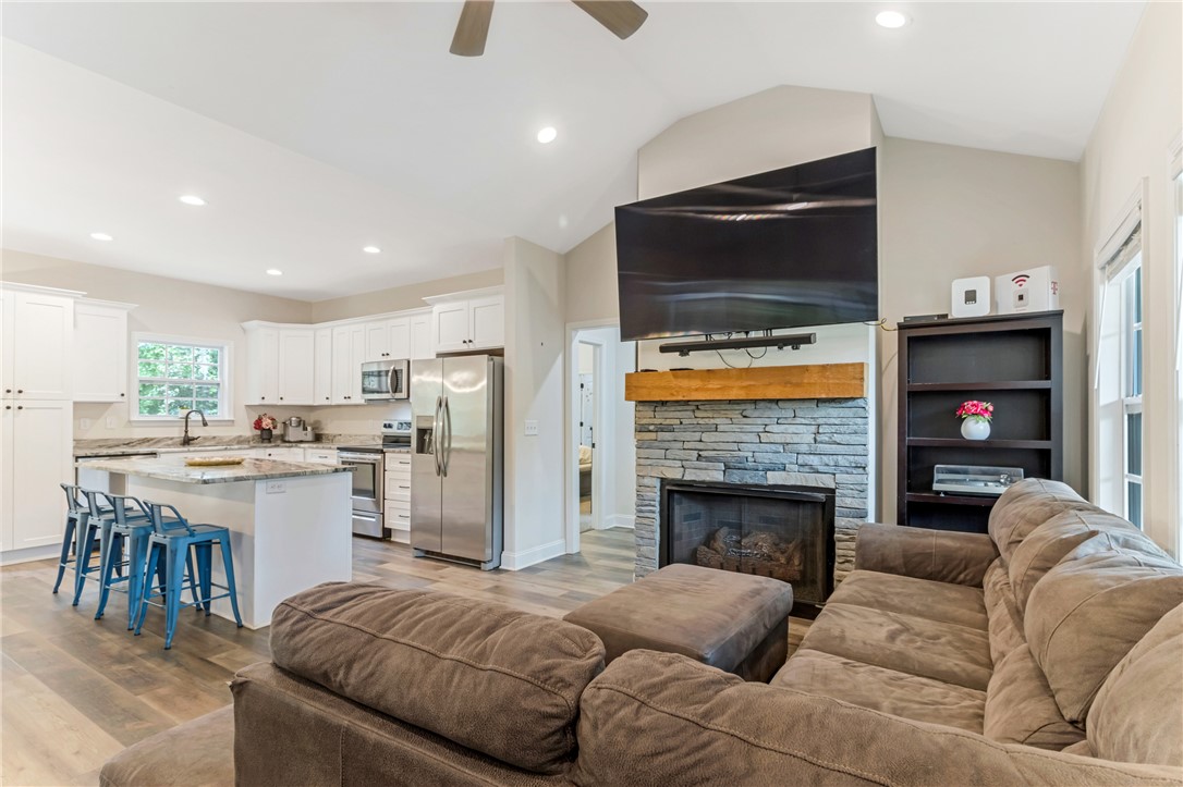 217 Ginko Ridge Pickens, SC 29671 - Photo 14 of 37