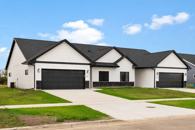 $319,900 | 527 South 7th, Evansville, WI 53536