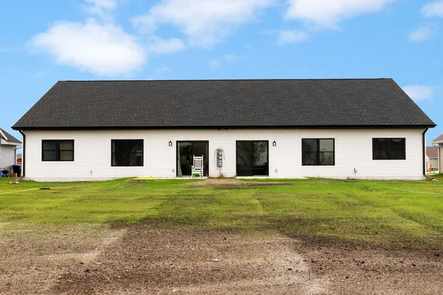 $319,900 | 527 South 7th, Evansville, WI 53536