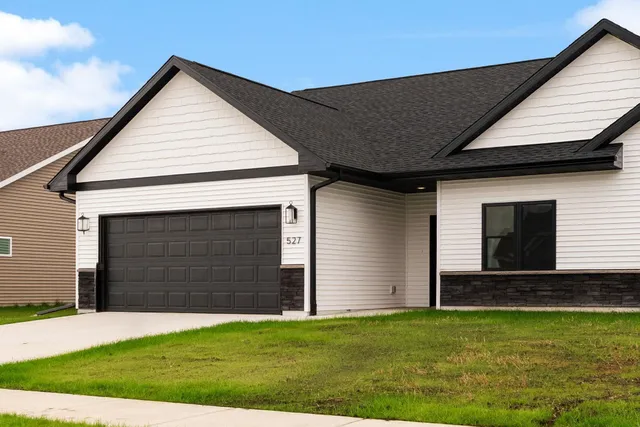 $319,900 | 527 South 7th, Evansville, WI 53536