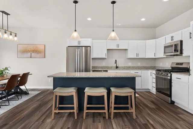 $319,900 | 527 South 7th, Evansville, WI 53536