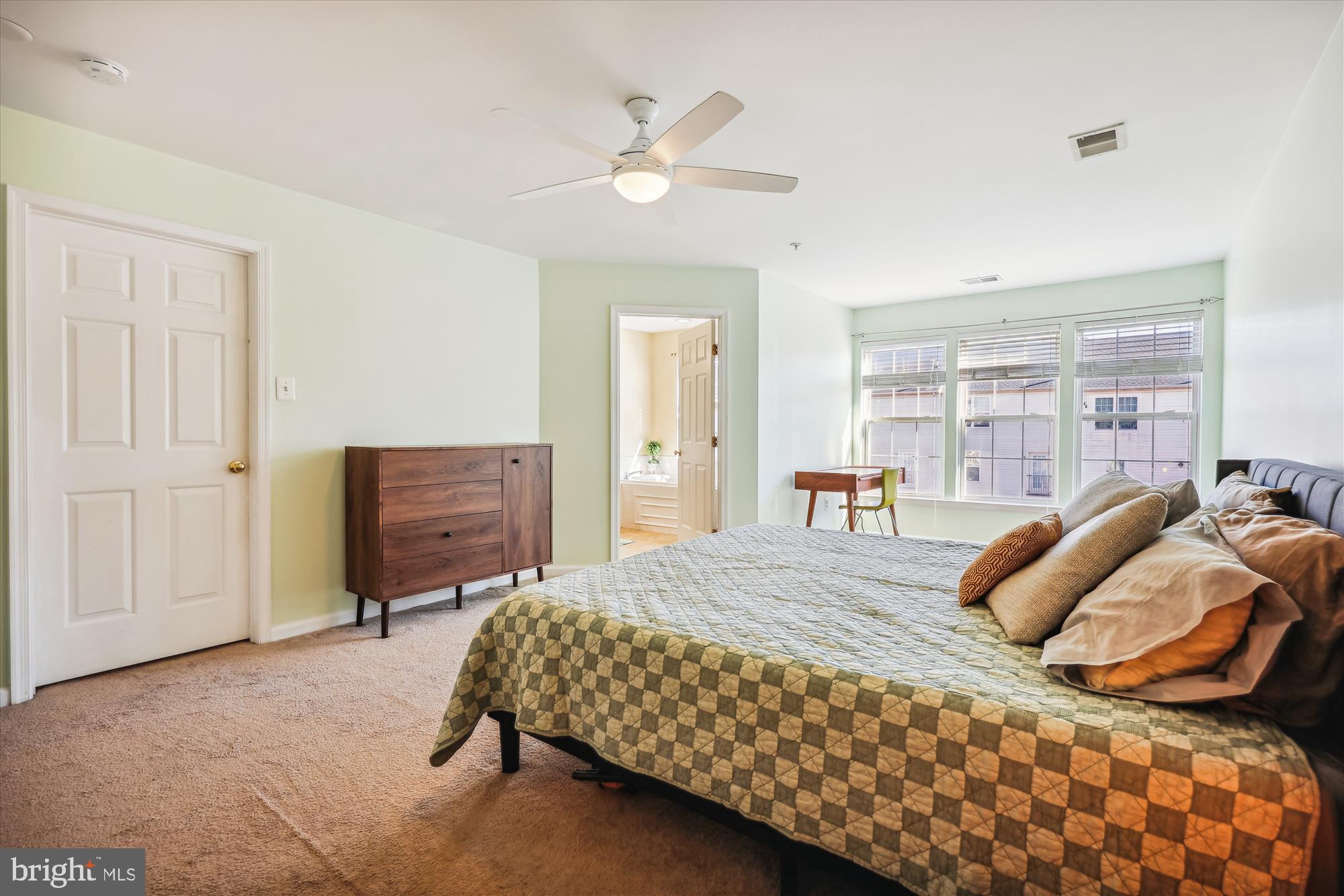 4641 Ripley Manor Terrace Olney, MD 20832 - Photo 31 of 53 Primary Bedroom