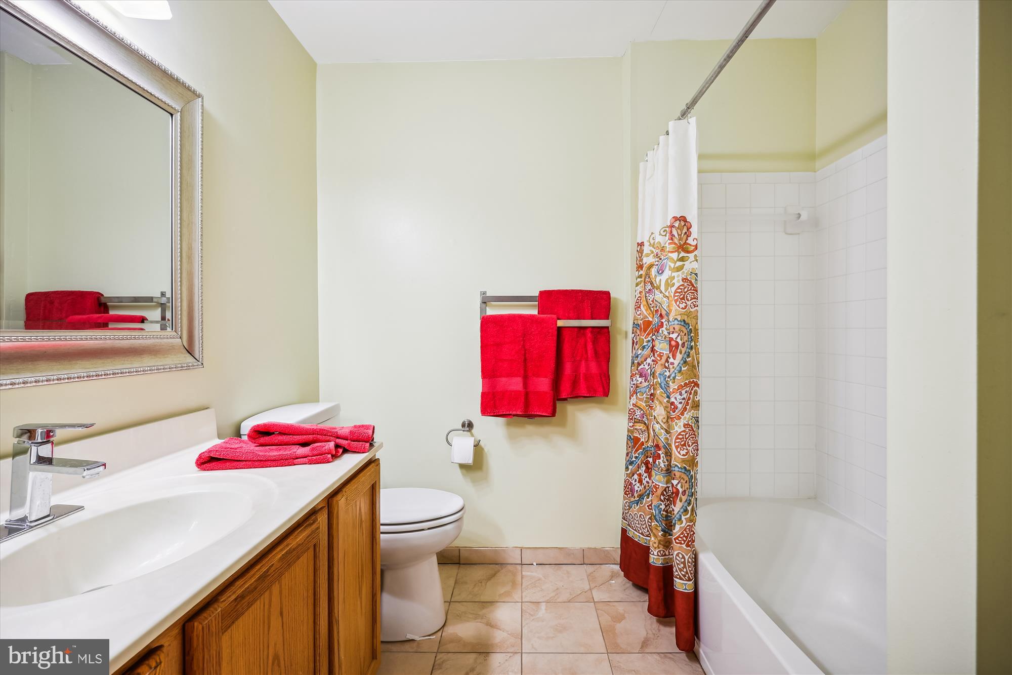 4641 Ripley Manor Terrace Olney, MD 20832 - Photo 40 of 53 Upstairs hall bath