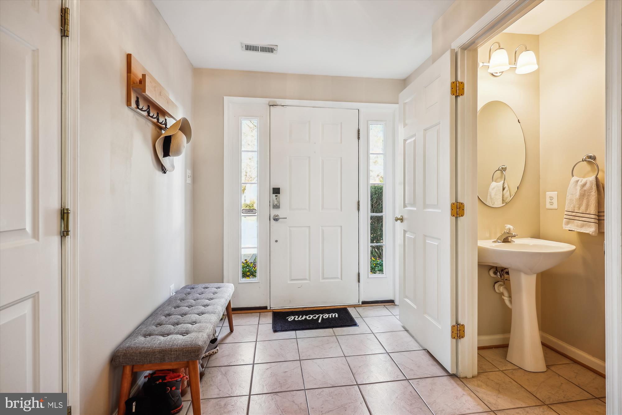 4641 Ripley Manor Terrace Olney, MD 20832 - Photo 5 of 53 Entryway