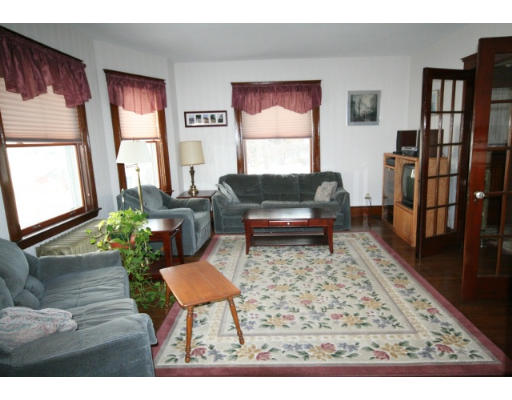 35 Lowell Road Winthrop, MA 02152 - Photo 5 of 27 Gallery Image 5