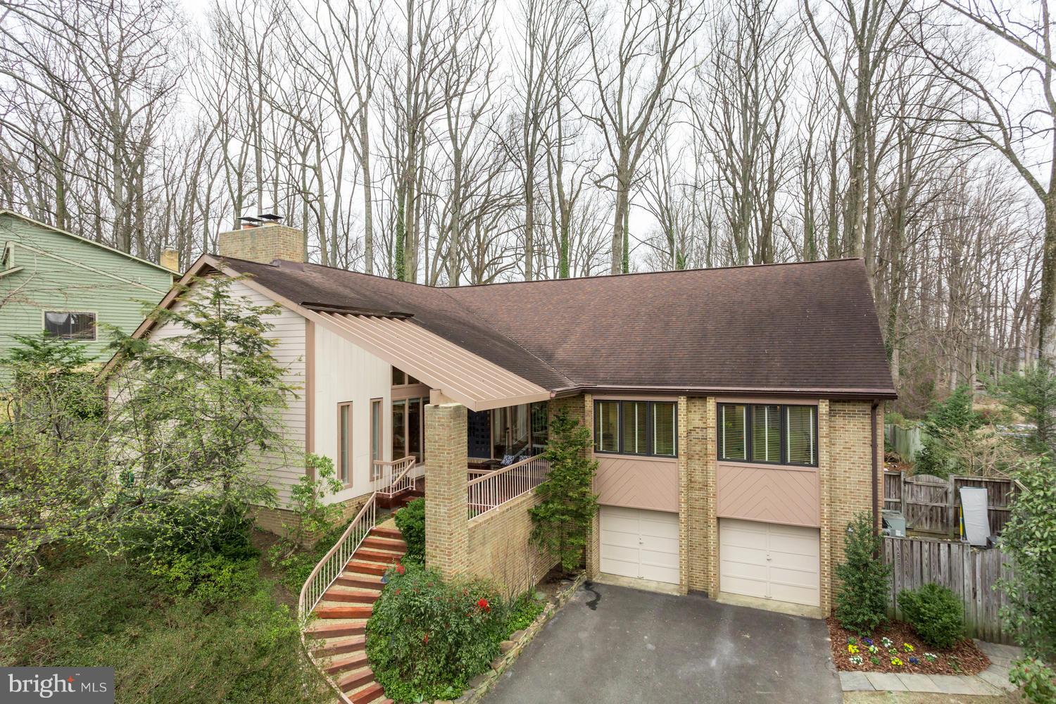 7306 Hooking Road McLean, VA 22101 - Photo 1 of 30 Exterior (Front)