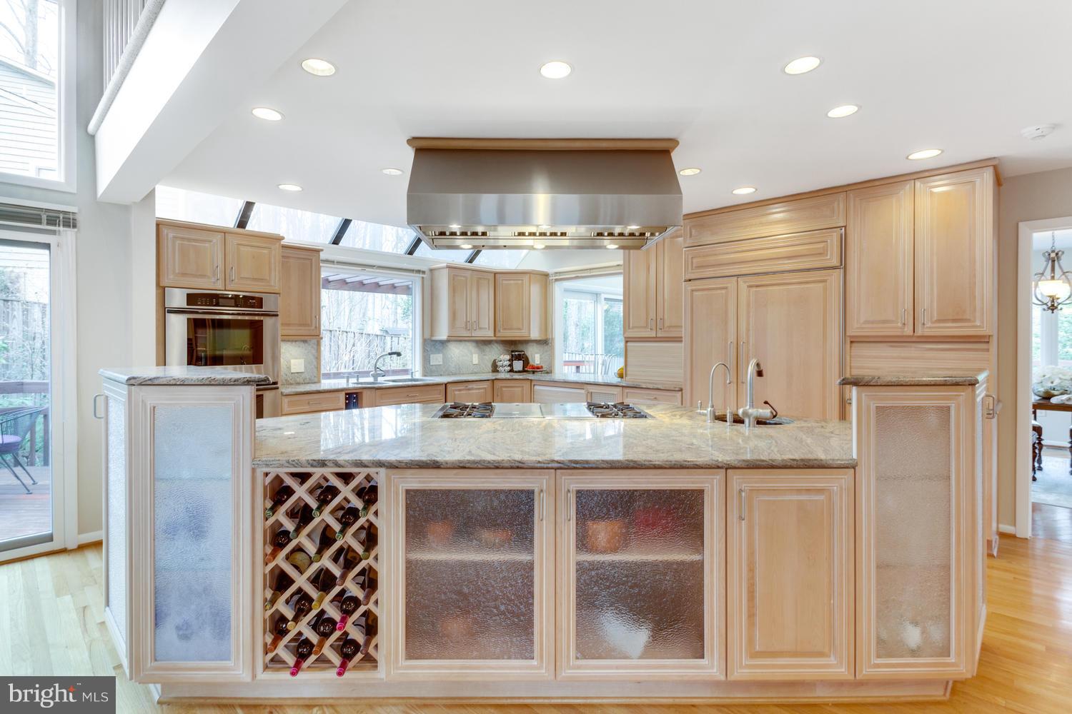 7306 Hooking Road McLean, VA 22101 - Photo 12 of 30 Kitchen