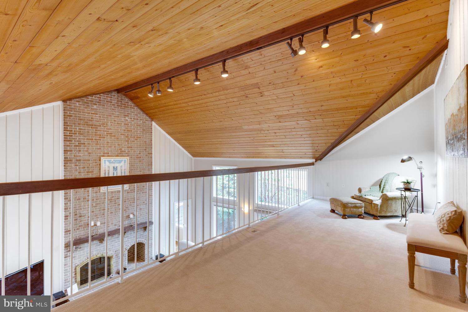 7306 Hooking Road McLean, VA 22101 - Photo 19 of 30 Upper Level Loft/Overlook