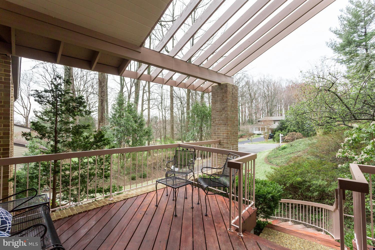 7306 Hooking Road McLean, VA 22101 - Photo 3 of 30 Exterior (Front)