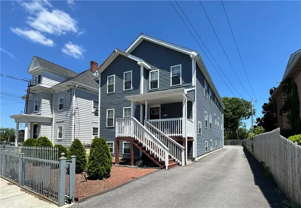 $2,450 | 171 Bend Street, Unit 1, Pawtucket, RI 02860