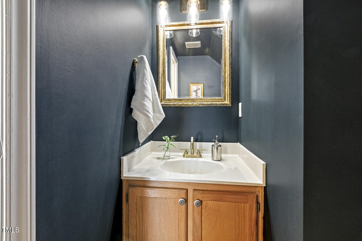 8609 Vanburgh Court Raleigh, NC 27615 - Photo 21 of 31 036
