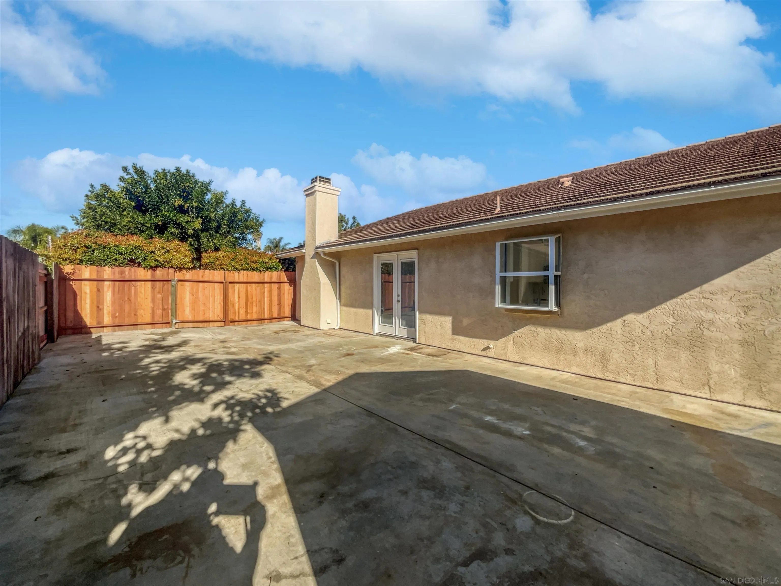 140 South Mercedes Road Fallbrook, CA 92028 - Photo 20 of 21 a view of a house with a backyard