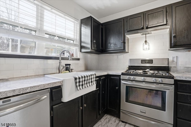 76 Hickory Way Mount Arlington, NJ 07856 - Photo 7 of 27