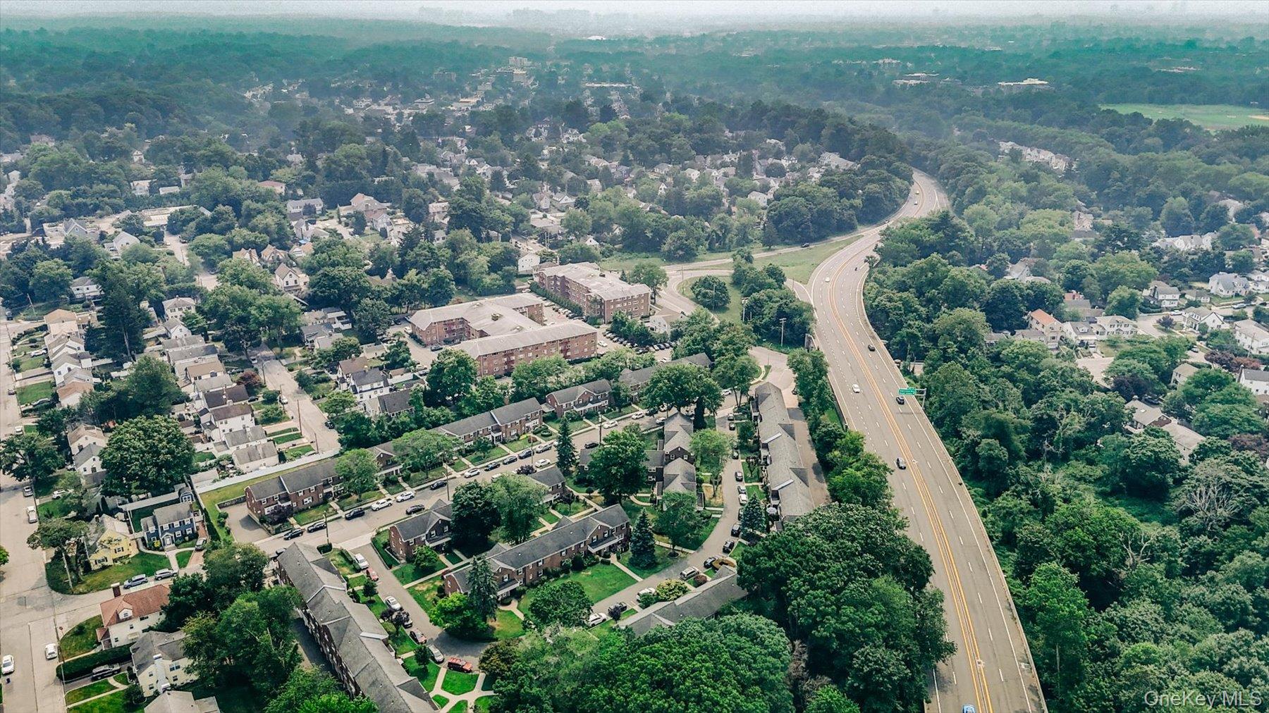 117 Robins Road, Unit 117 New Rochelle, NY 10801 - Photo 28 of 28 an aerial view of multiple house