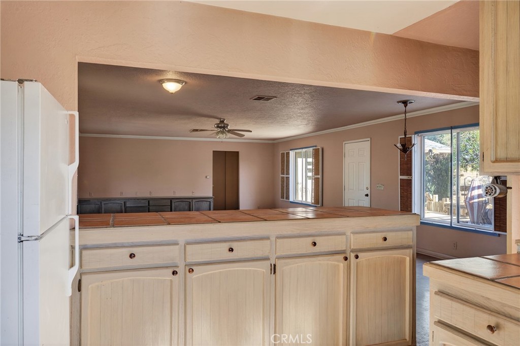 979 Old Woman Springs Road Yucca Valley, CA 92284 - Photo 11 of 58