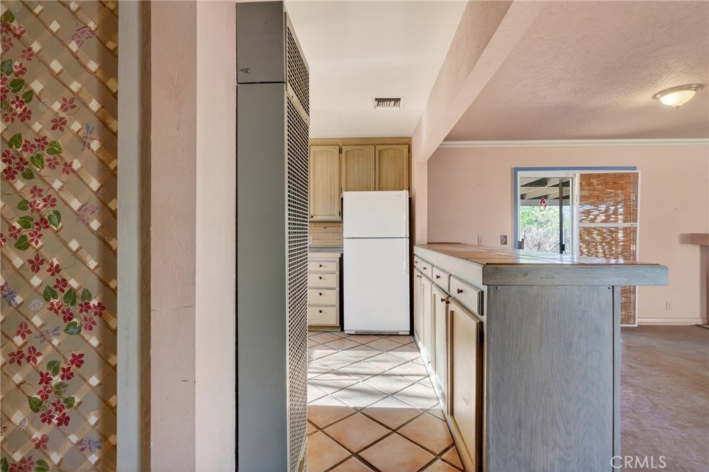 979 Old Woman Springs Road Yucca Valley, CA 92284 - Photo 10 of 58